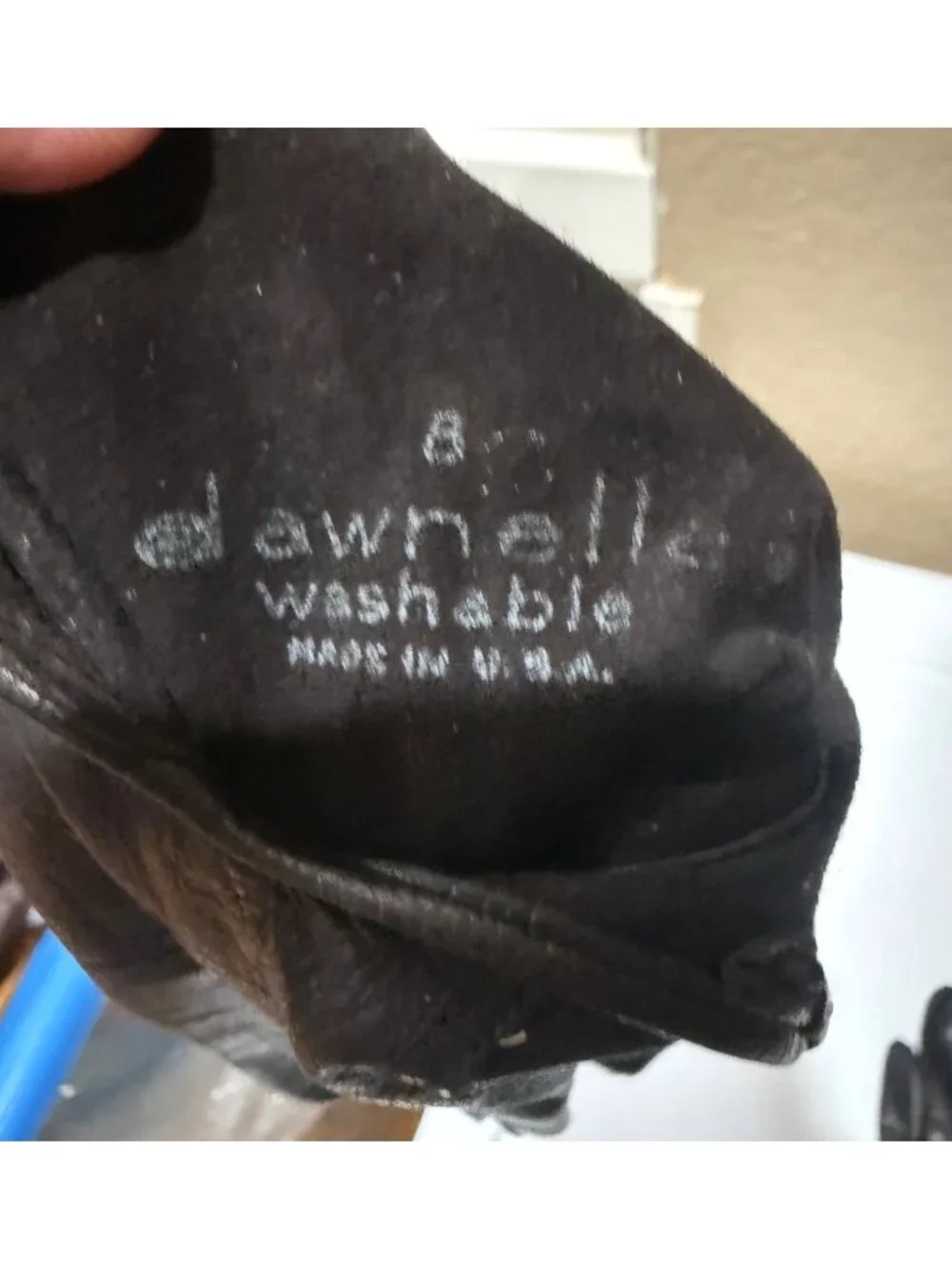 Vintage Dawnel Womens Black Leather Gloves Size 8  With Button Closure
